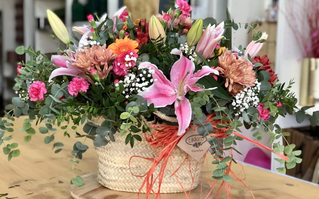 Capazos con flores de temporada