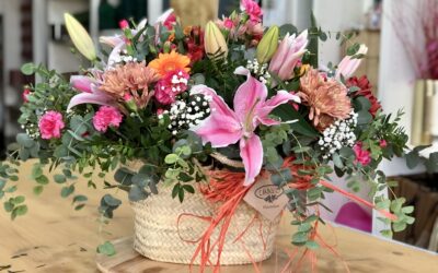 Capazos con flores de temporada